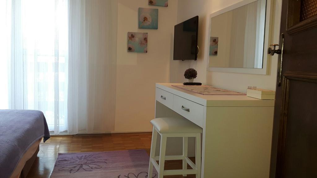 Apartments Barbara ロヴィニ エクステリア 写真