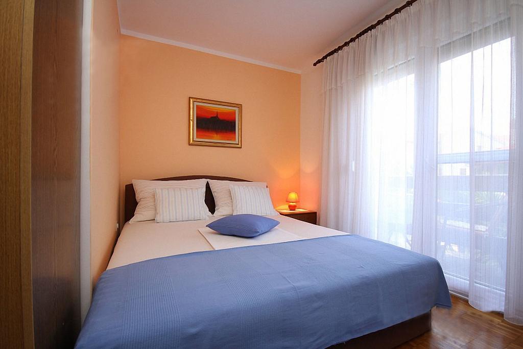 Apartments Barbara ロヴィニ エクステリア 写真